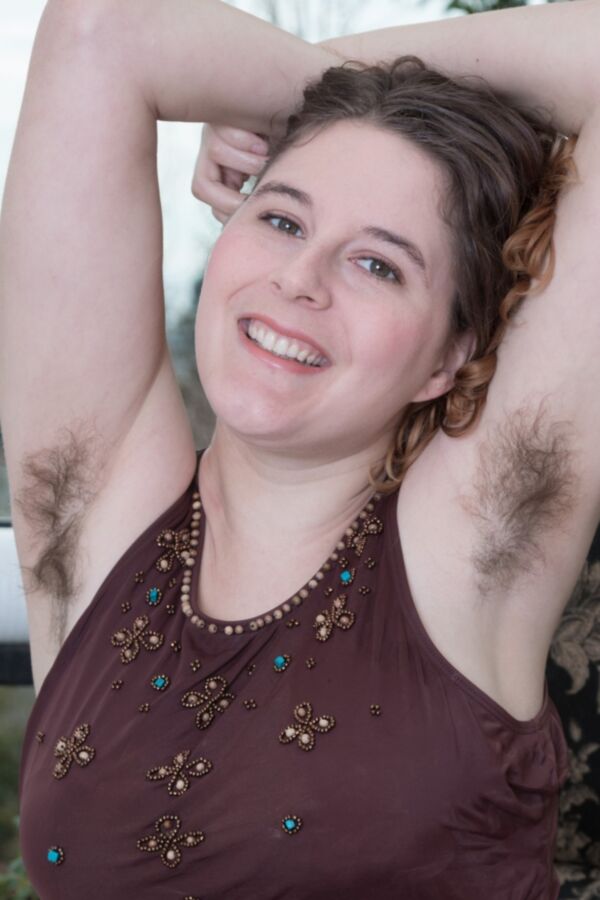 Free porn pics of Wet and hairy armpits 3 of 5 pics