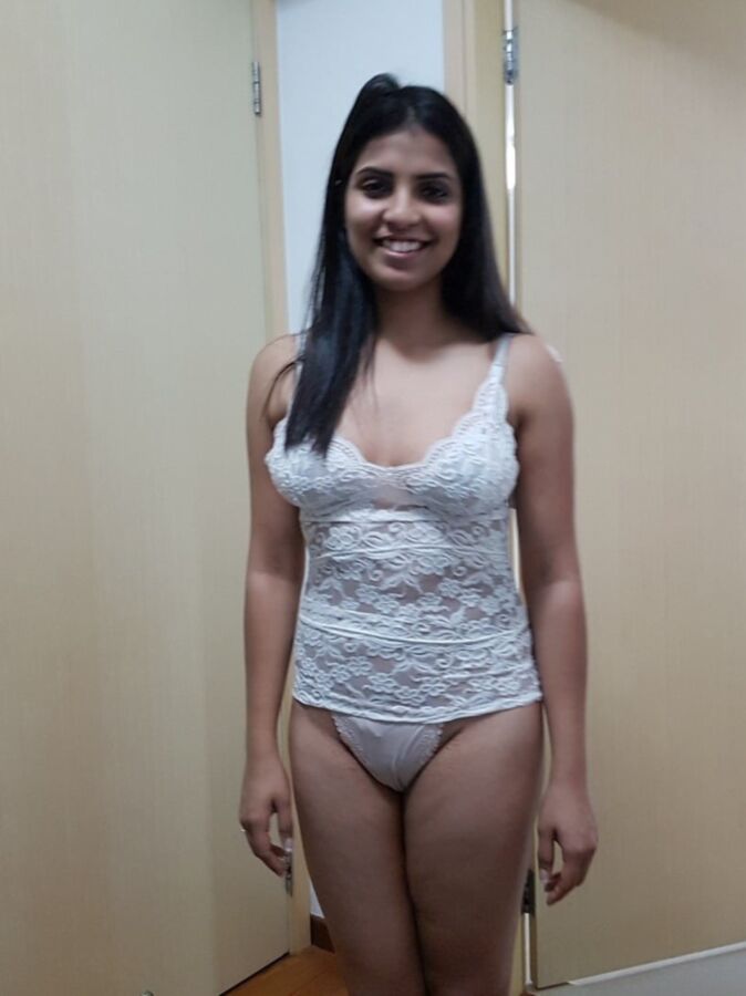 Free porn pics of exposed indian nude housewife 2 of 4 pics