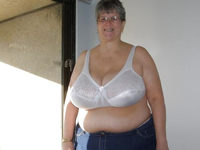 Free porn pics of Big Saggy Granny Tits 2 of 30 pics