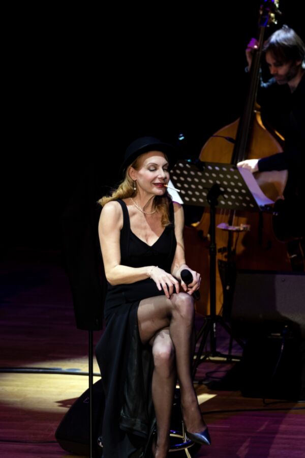 Free porn pics of Ute Lemper 2 of 4 pics