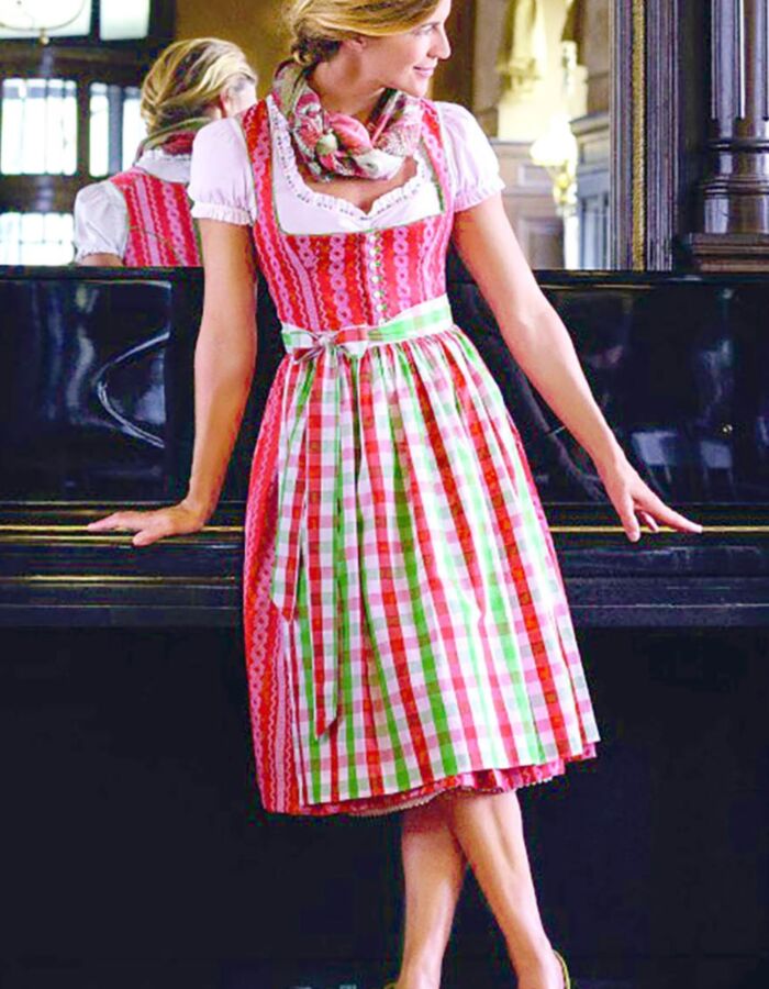 Free porn pics of Fesche Madln im Dirndl zum Hundertneunundsiebzigst`n 6 of 100 pics