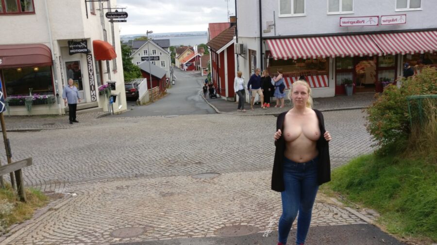 Free porn pics of ......swedish blond anni flashing 4 of 47 pics