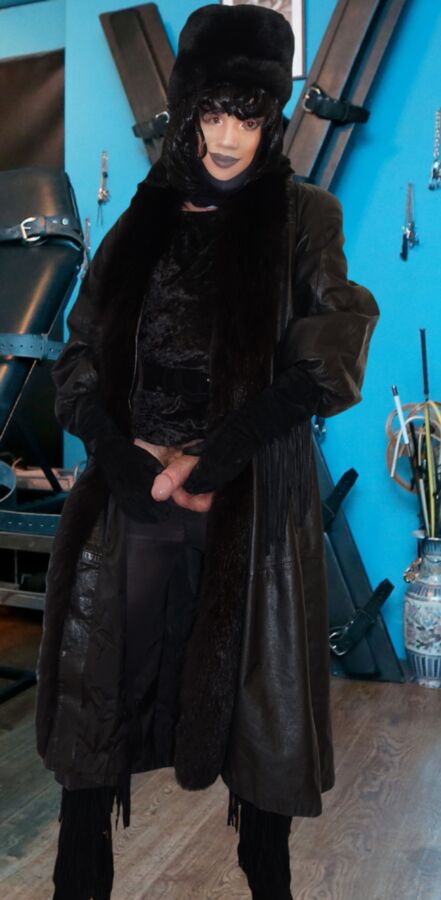 Free porn pics of Fur and Leather T-Mistress Cums in the Dungeon 6 of 15 pics