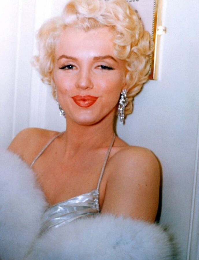 Free porn pics of Marilyn Monroe XII 24 of 25 pics