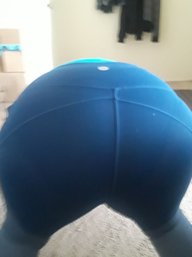 Free porn pics of Bootyliciousbebe in blue spandex leggings  16 of 93 pics