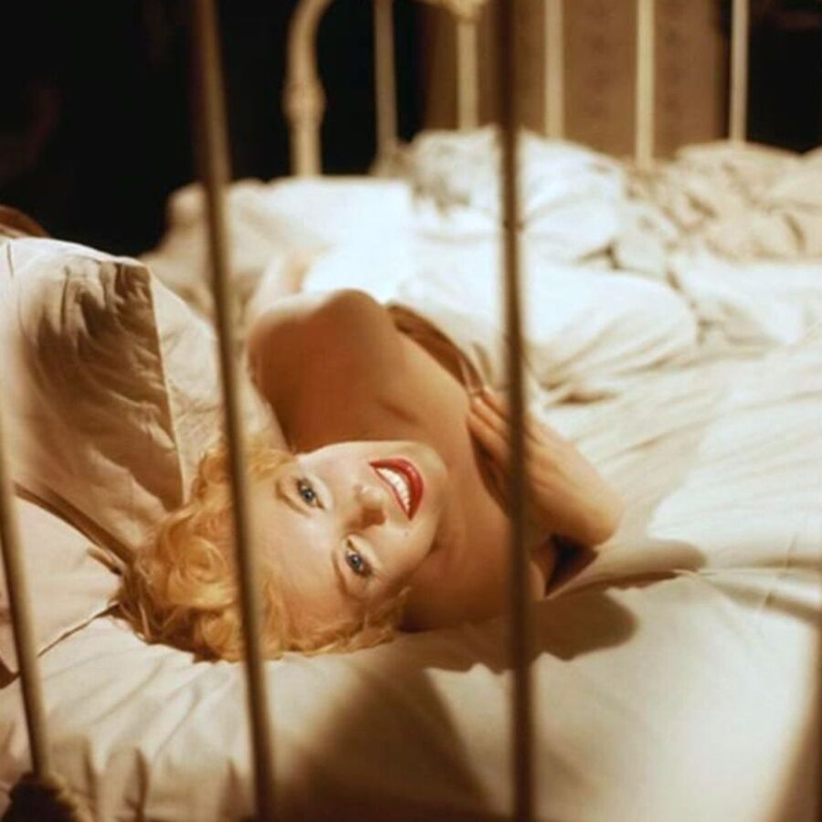 Free porn pics of Marilyn Monroe XII 1 of 25 pics