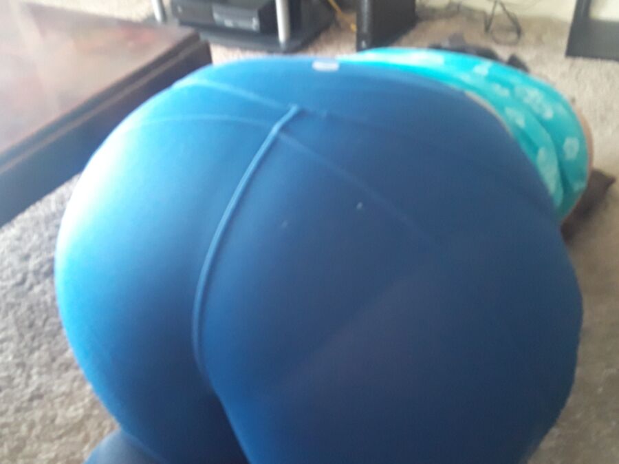 Free porn pics of Bootyliciousbebe in blue spandex leggings  20 of 93 pics