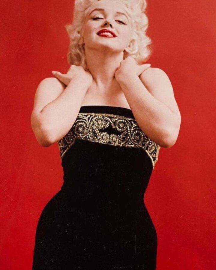 Free porn pics of Marilyn Monroe XII 5 of 25 pics