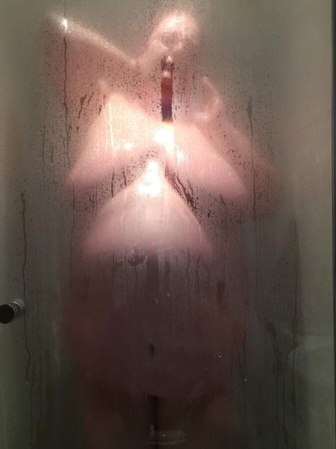 Free porn pics of Wife Showering 6 of 18 pics