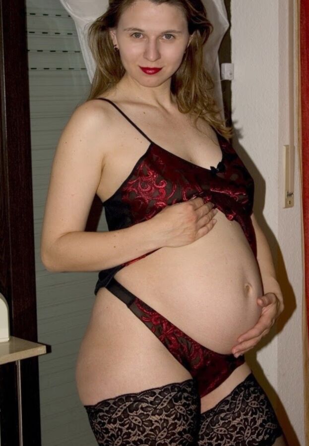 Free porn pics of Pregnant Teens 10 of 20 pics