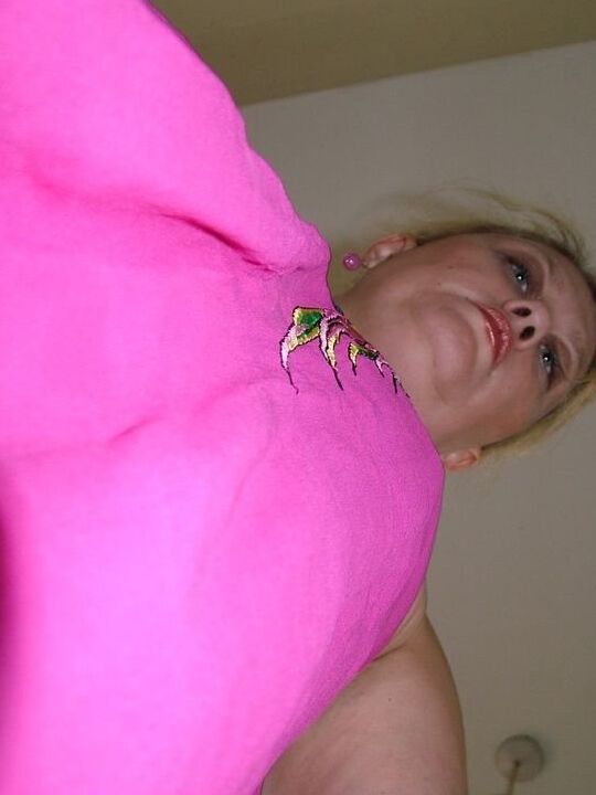 Free porn pics of MILF Domme: View from Below 6 of 9 pics