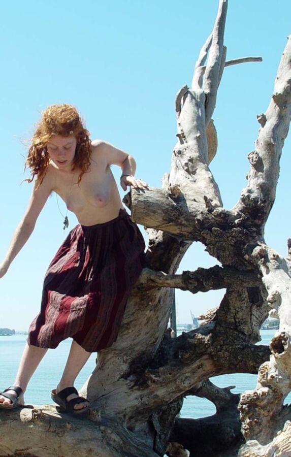 Free porn pics of Ida - Tree climbing hippie 10 of 133 pics