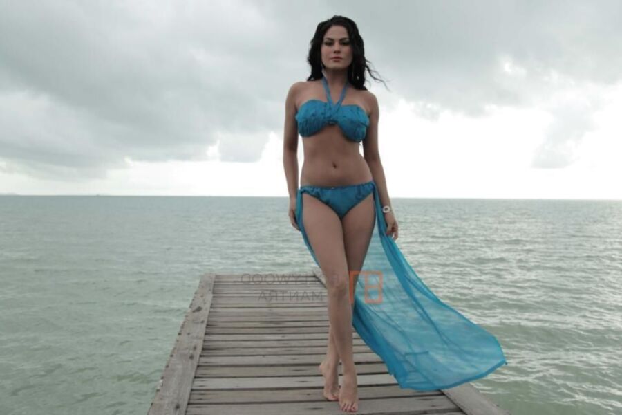 Free porn pics of Pakistani Muslim Whore Veena Malik 11 of 17 pics
