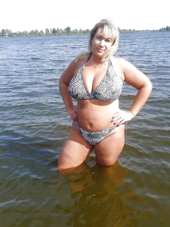 Bikini dicke titten Große titten: