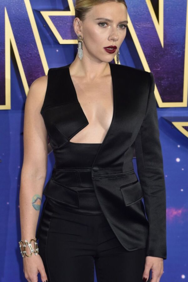 Free porn pics of Scarlett Johansson- Braless, Sexy at Avengers: Endgame, UK Event 8 of 39 pics