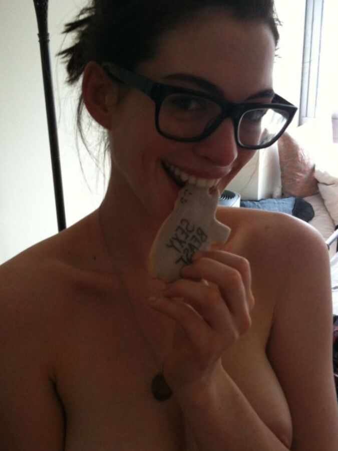 Free porn pics of Anne Hathaway Gorgeous Whore 1 of 8 pics