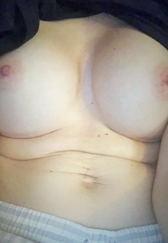 Free porn pics of Exposed big tits 4 of 9 pics