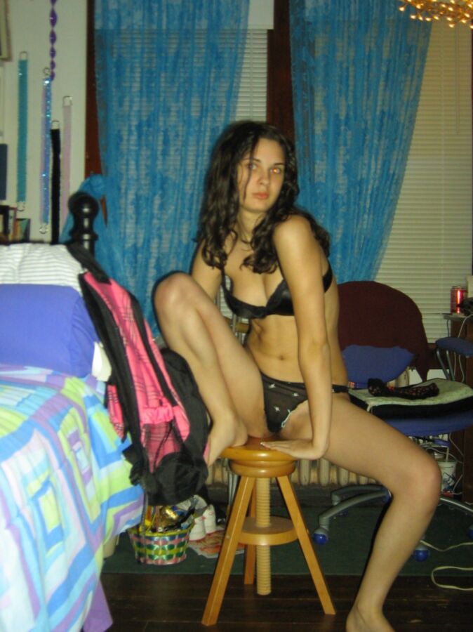 Free porn pics of Seance photo de sa copine 8 of 32 pics