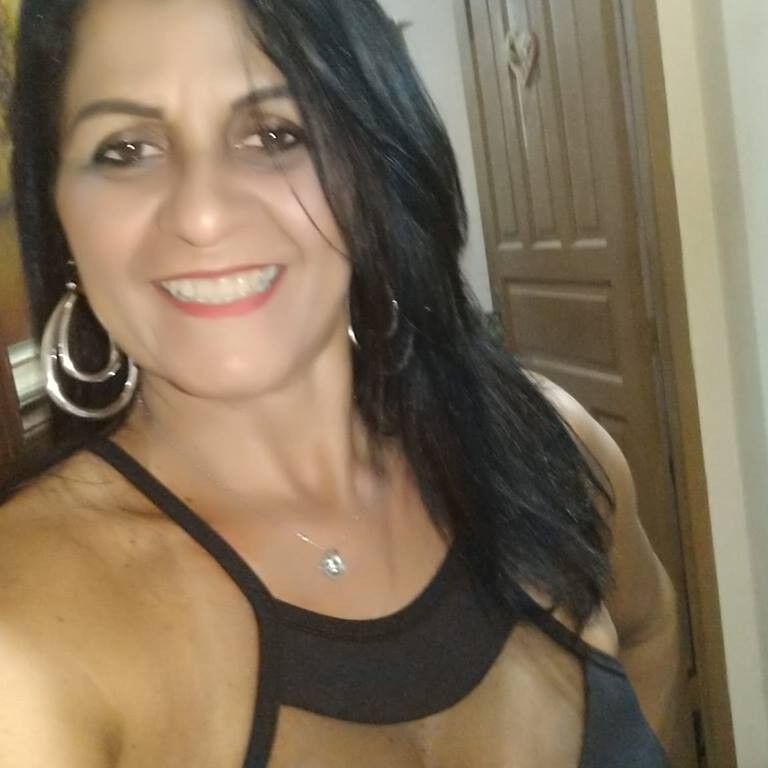 Free porn pics of Mom likes to tease (glorious cleavage) 1 of 22 pics