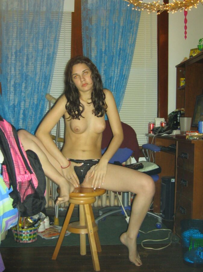 Free porn pics of Seance photo de sa copine 17 of 32 pics