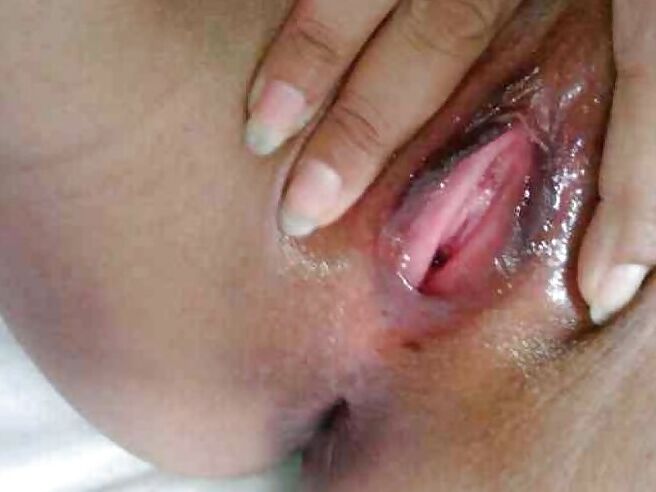 Free porn pics of Thai slut wet pussy 15 of 18 pics