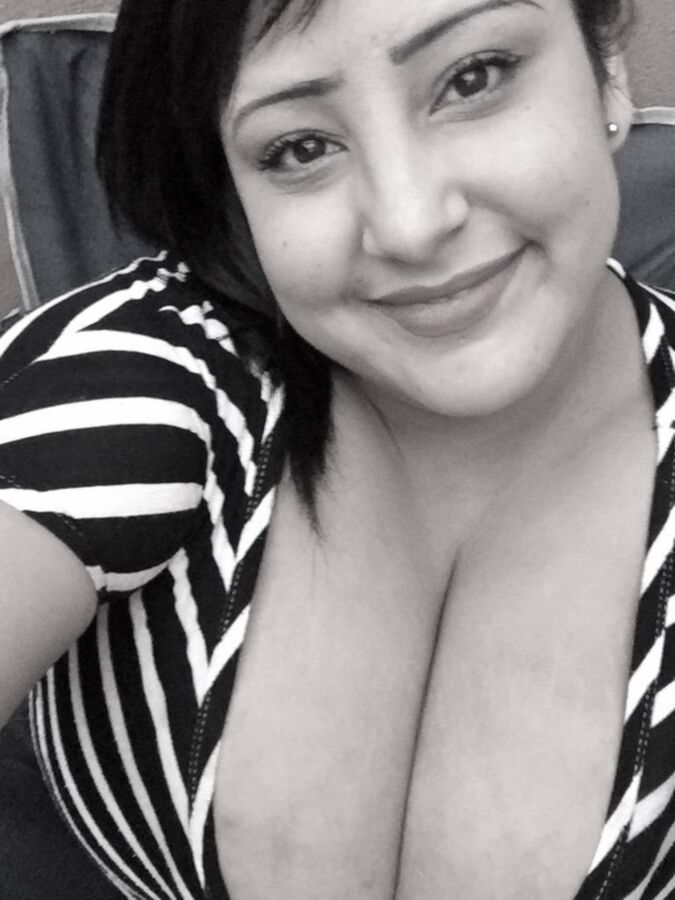 Free porn pics of BBW big tits mexicana tetona 14 of 24 pics