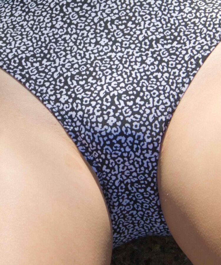 Free porn pics of RACHEL LEG GAP AND PUSSY MOUND FOR CUM TRIBUTE 24 of 35 pics