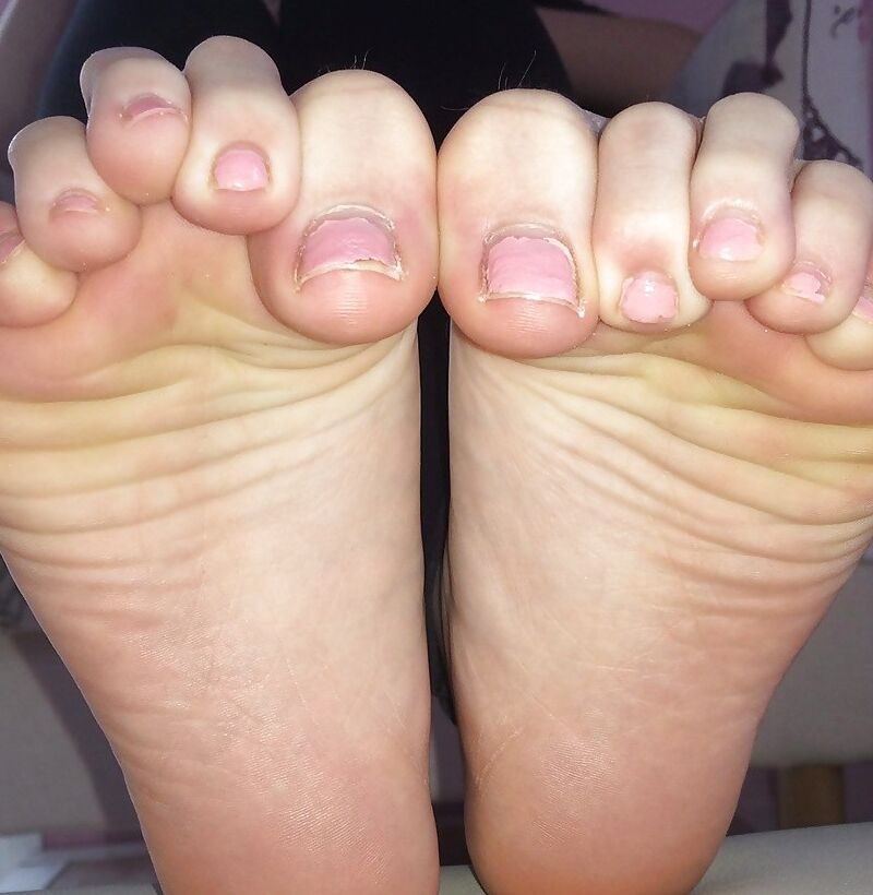 Free porn pics of My Friends Sisters Soles ! 1 of 4 pics