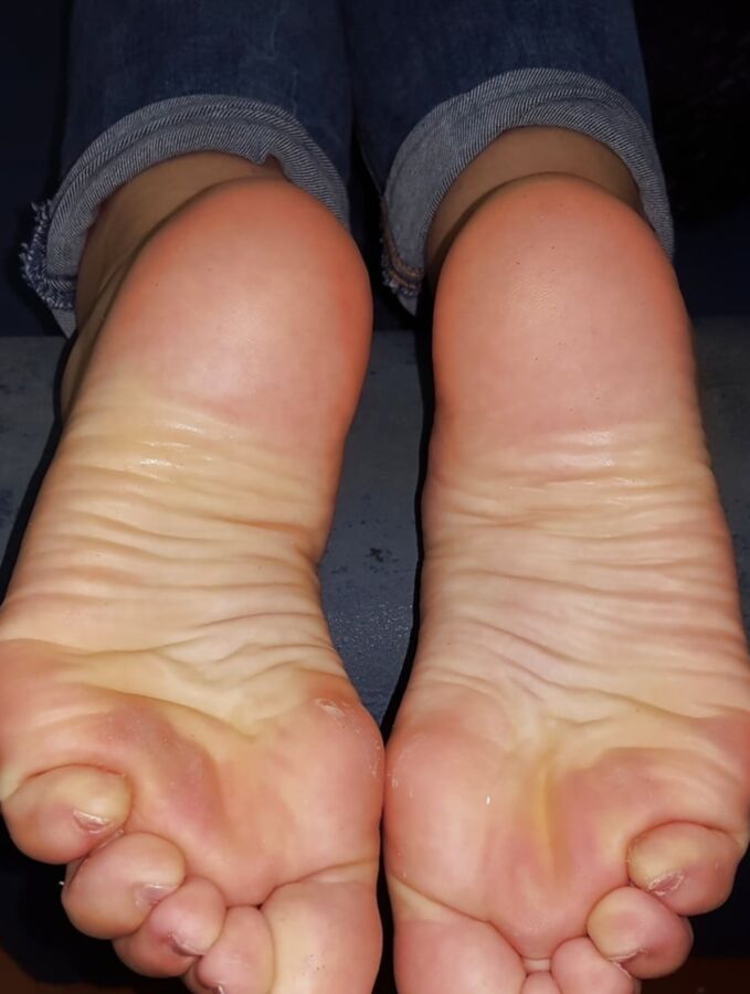 Free porn pics of Trainee Lawyers SOLES !! 4 of 4 pics