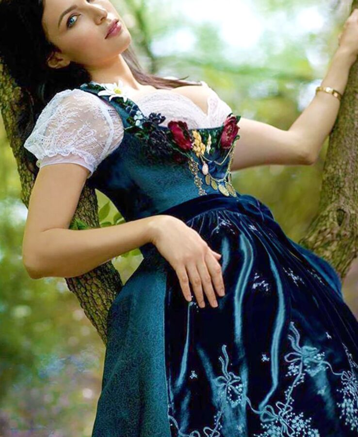 Free porn pics of Fesche Madln im Dirndl zum Hundertsiebenundachtzigst`n 4 of 100 pics