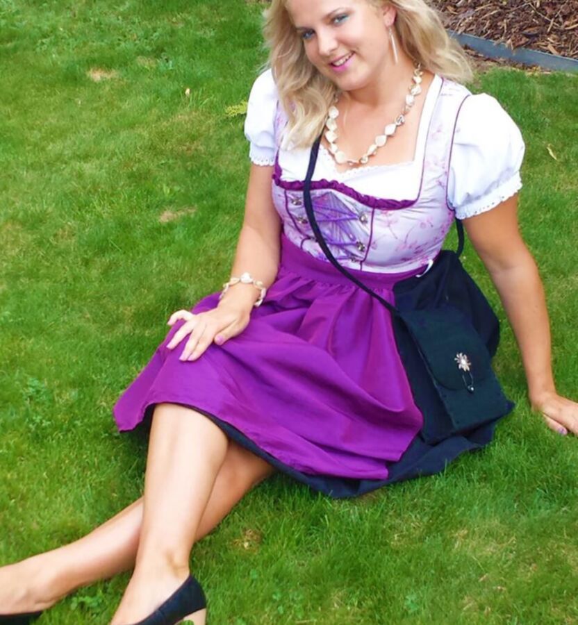 Free porn pics of Fesche Madln im Dirndl zum Hundertsiebenundachtzigst`n 8 of 100 pics