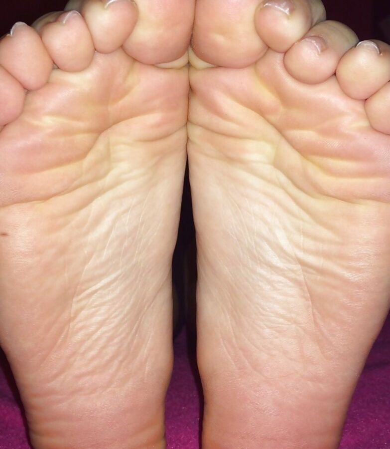Free porn pics of Friends Infactuated Sisters SOLES !! 1 of 4 pics
