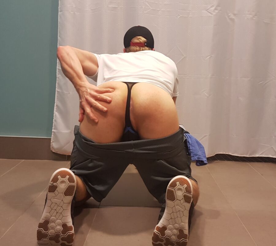 Free porn pics of McFeety showing his ass in the gym locker room 2 of 16 pics
