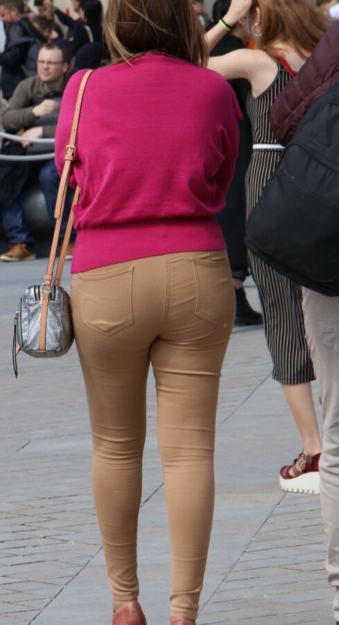 Free porn pics of Paris last week : another tourist with a great ASS 1 of 8 pics