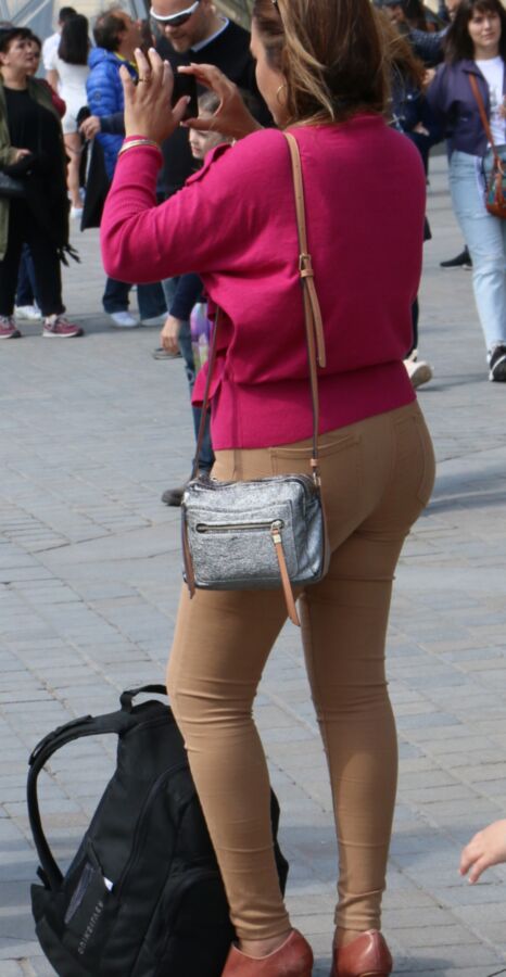 Free porn pics of Paris last week : another tourist with a great ASS 6 of 8 pics