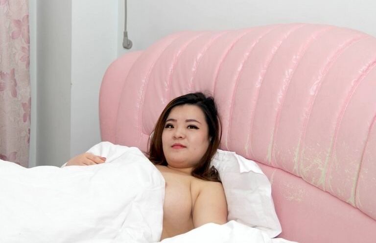 Free porn pics of Plump, fat Chinese model desperately waits for you 3 of 81 pics