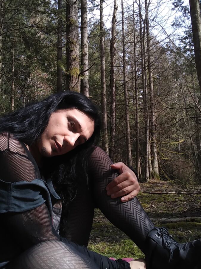 Goth outdoors CBT 14 of 68 pics