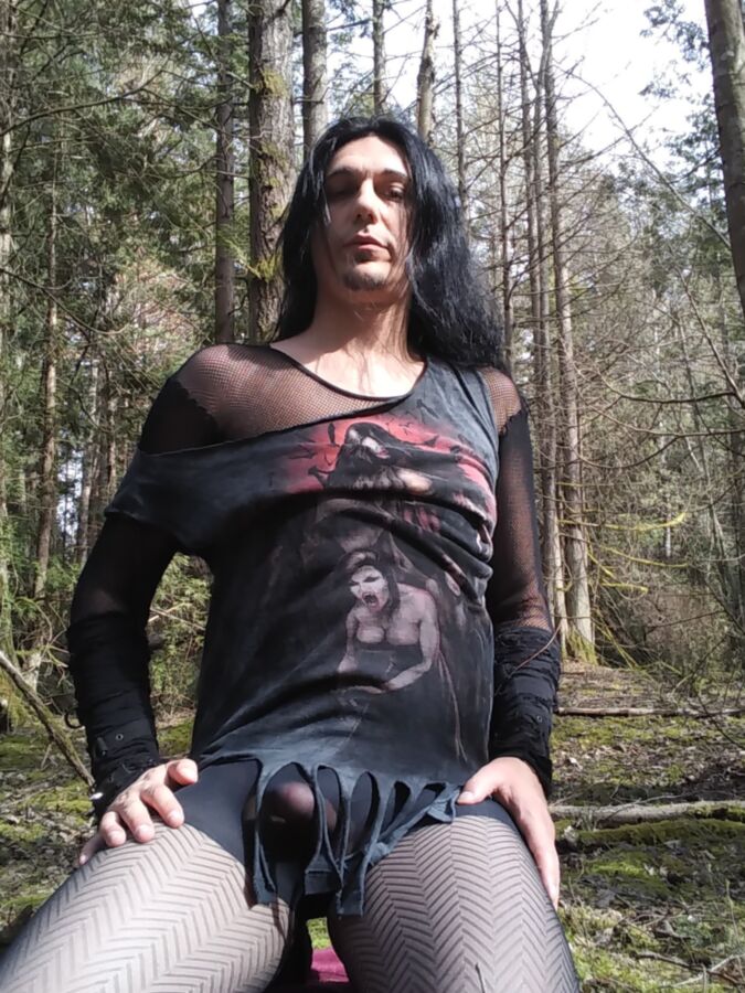 Goth outdoors CBT 20 of 68 pics