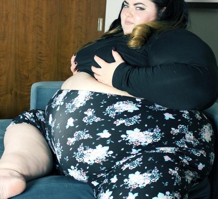 Fat girls stuffed into clothing 19 of 48 pics