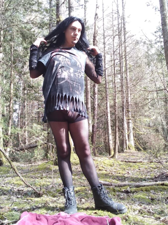 Goth outdoors CBT 15 of 68 pics