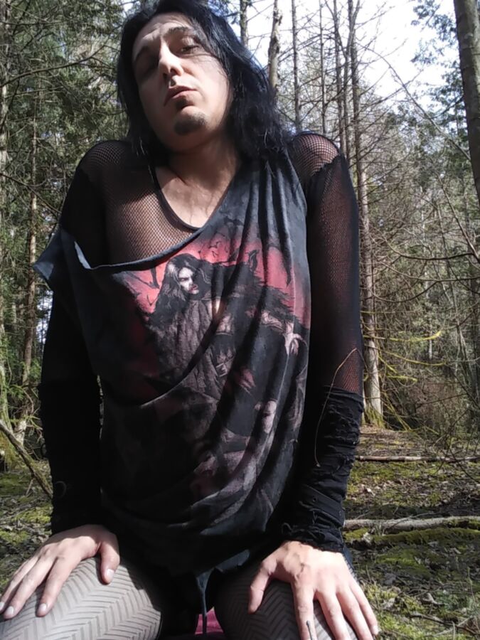 Goth outdoors CBT 17 of 68 pics