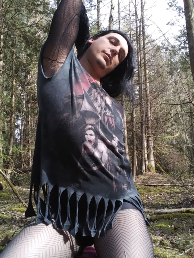 Goth outdoors CBT 2 of 68 pics