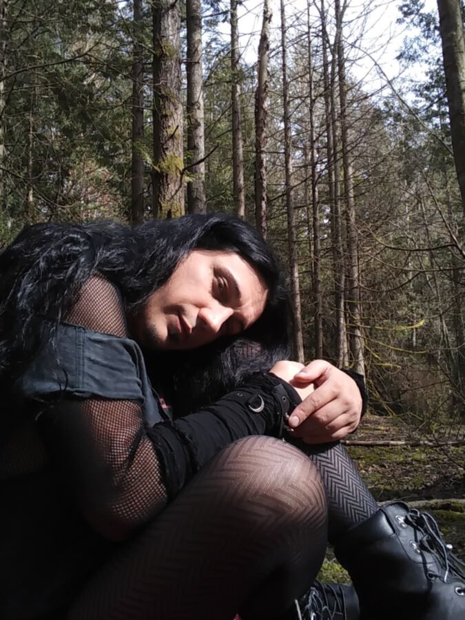 Goth outdoors CBT 11 of 68 pics