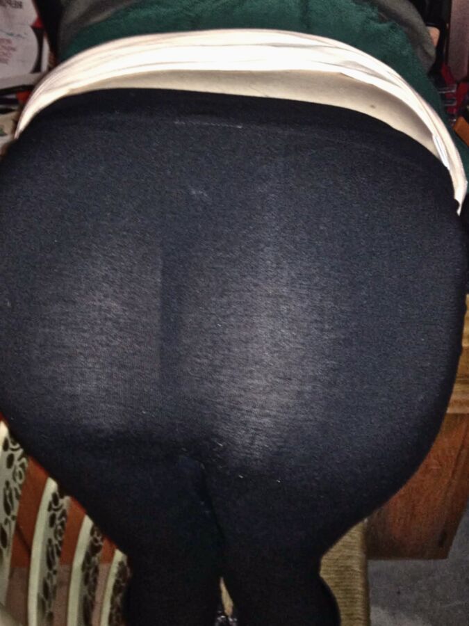 Amateur Asses in Thongs 3 of 12 pics