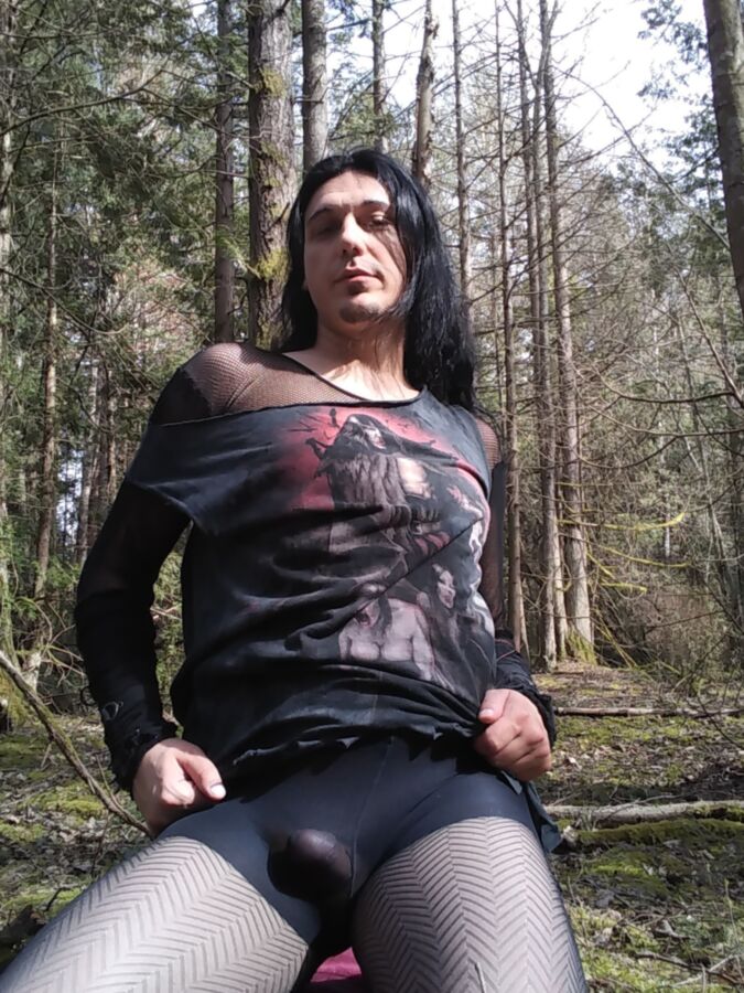 Goth outdoors CBT 12 of 68 pics