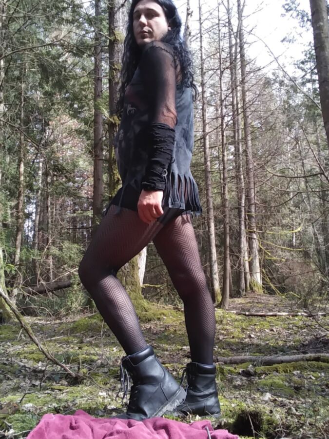 Goth outdoors CBT 5 of 68 pics