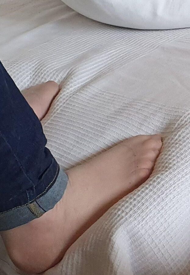 Tasty Milf feet - Tan pantyhose under jeans 6 of 31 pics