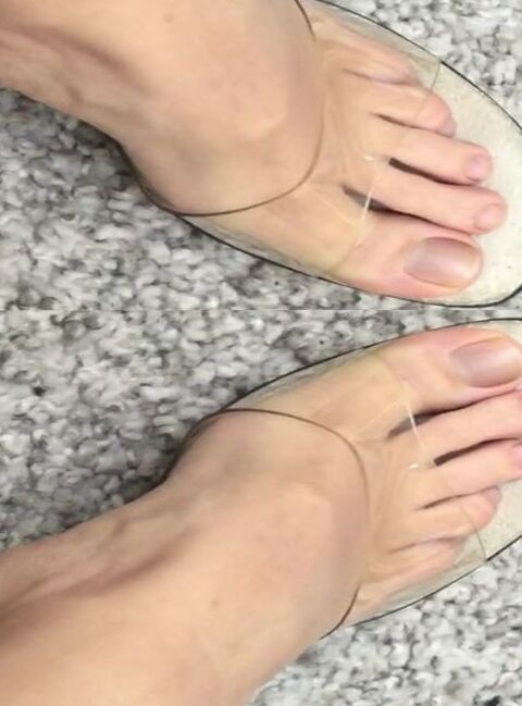 natural toes  2 of 10 pics