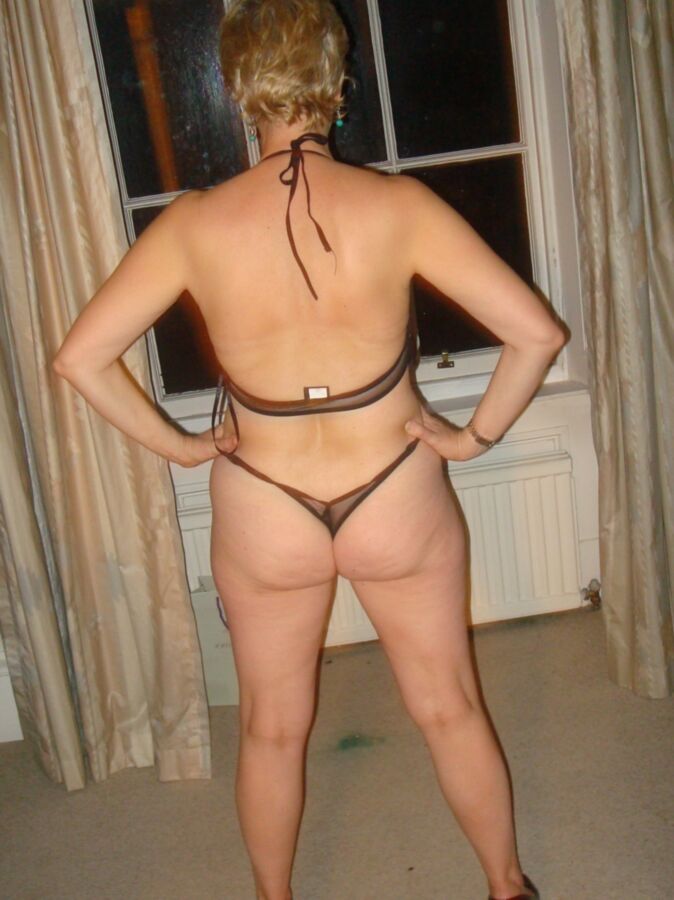 Old Milf exposed at home 21 of 23 pics
