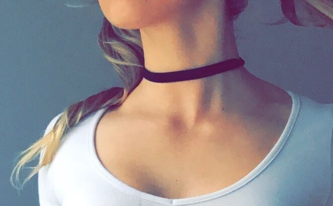 Chokers 3 of 10 pics